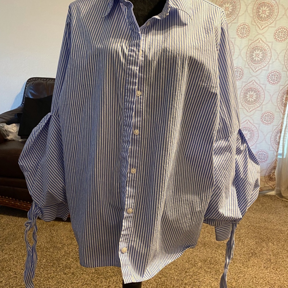 Women’s button down top
